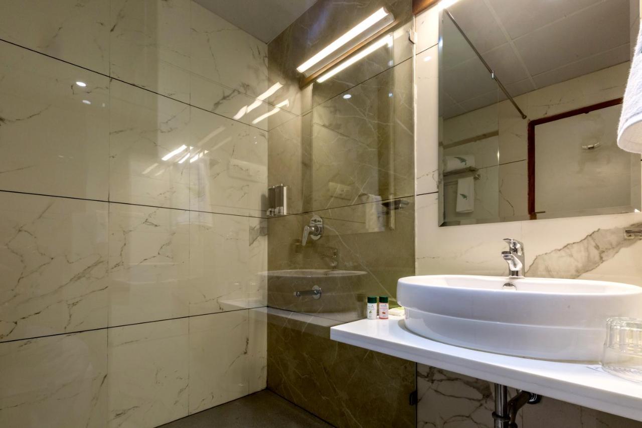 Hotel The Fern Residency Vijayapura Bijāpur Esterno foto